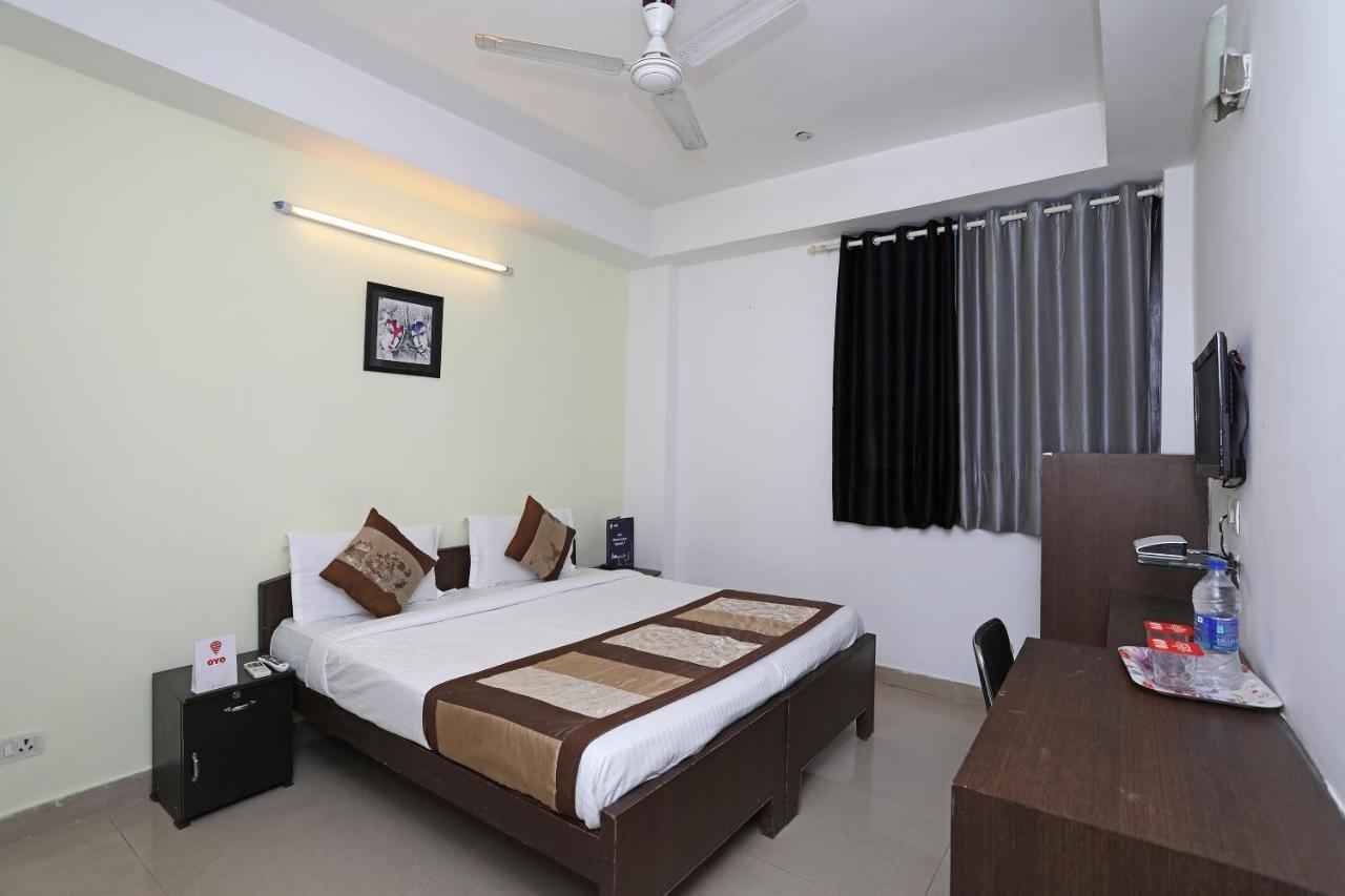 Oyo 11392 The Hotel Grand Hospitality Noida Eksteriør bilde