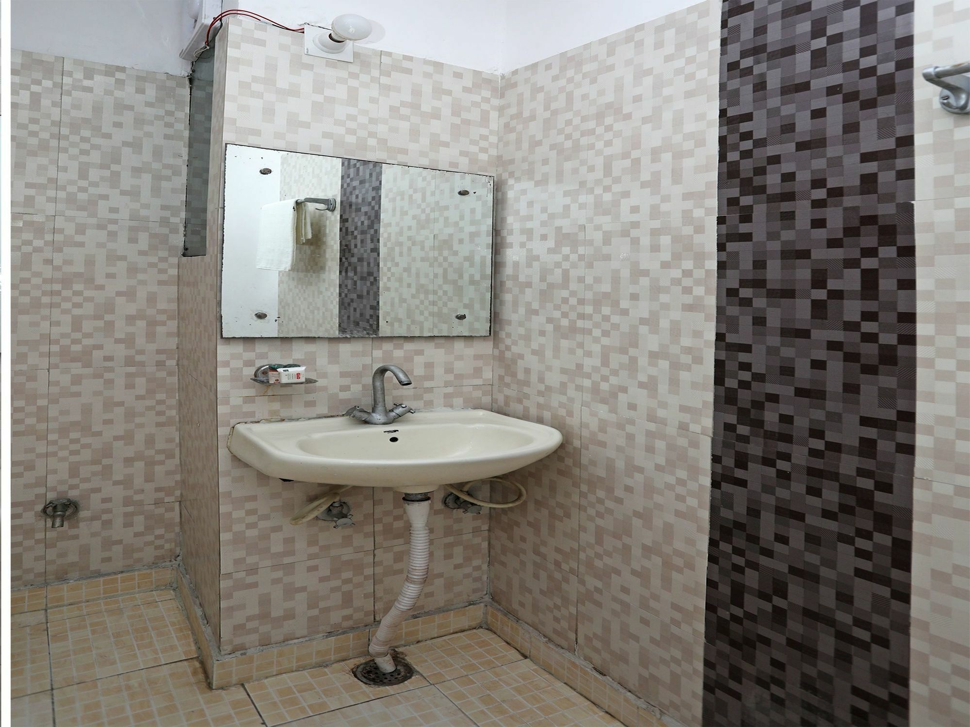 Oyo 11392 The Hotel Grand Hospitality Noida Eksteriør bilde